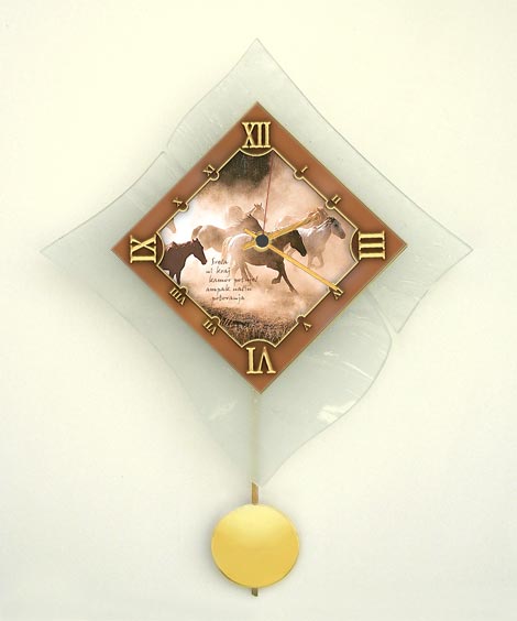 stenska ura z nihalom z motivom